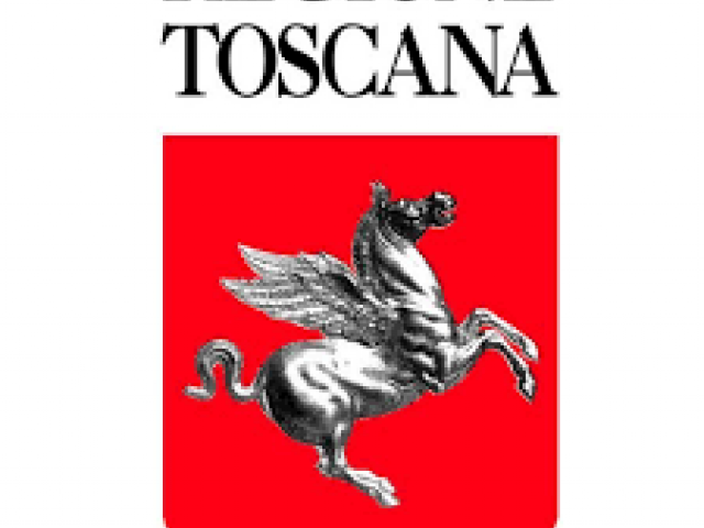 Logo cavallo alato Regione Toscana su sfondo rosso